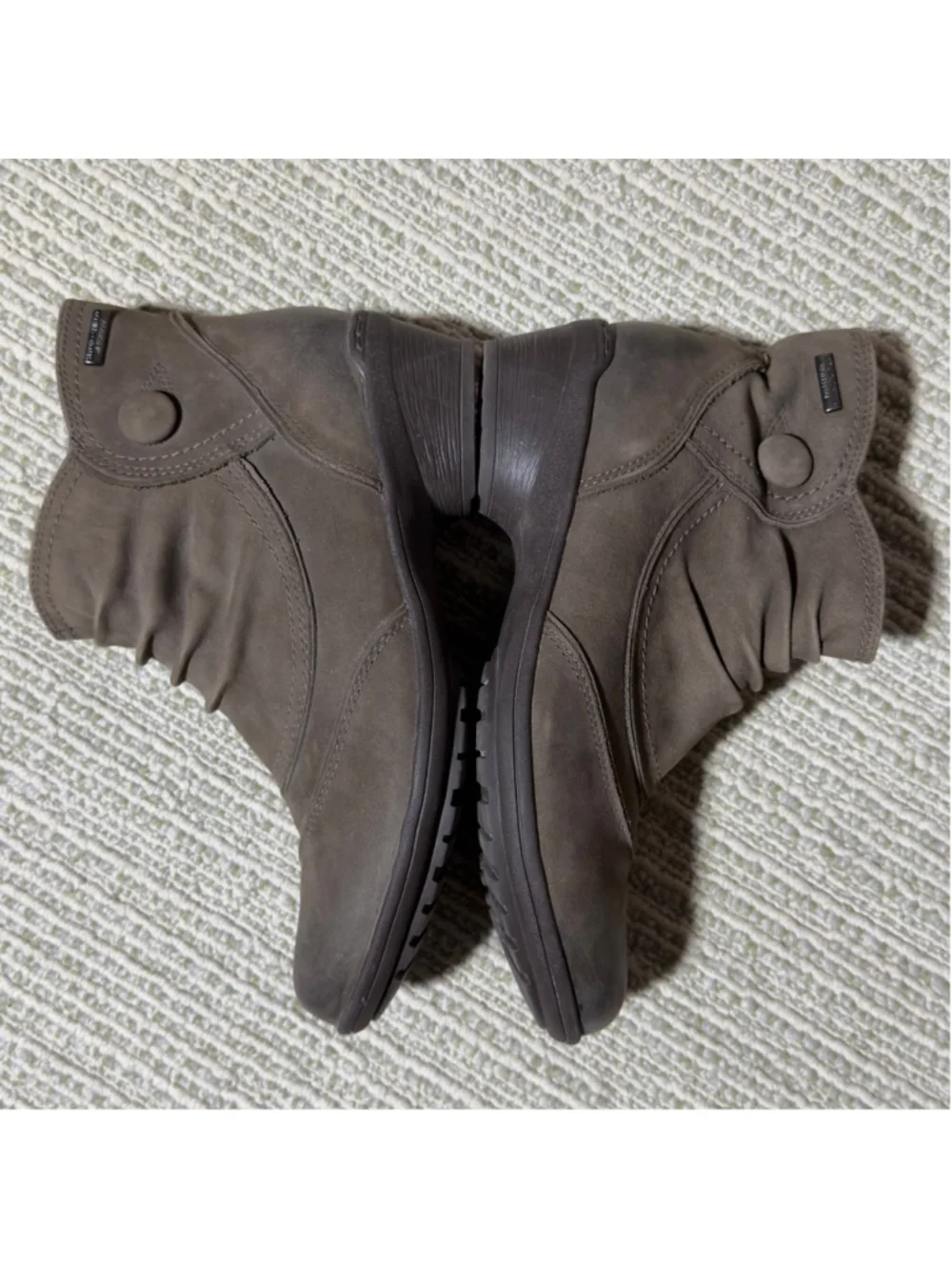 Rockport sz 6 Raven Hydroshield waterproof brown leather taupe ankle boots